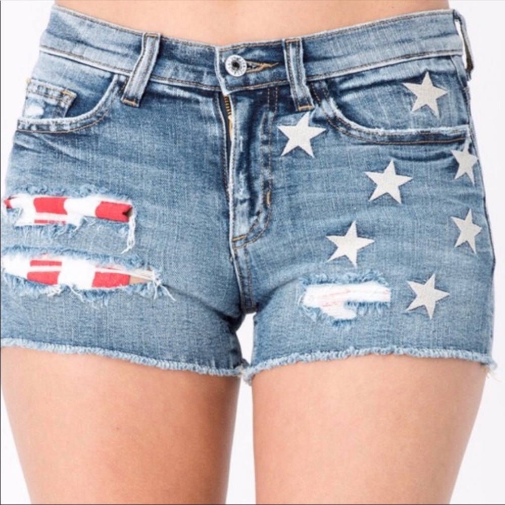 FLIRTY Star Printed Jean Short - Picture 3 of 3